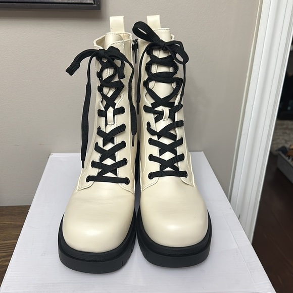 NEW Nine West White Combat Platform Boots - Picture 3 of 9